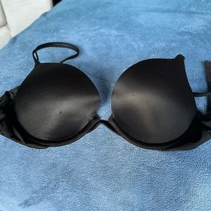 Victoria’s Secret very sexy, push-up bra
